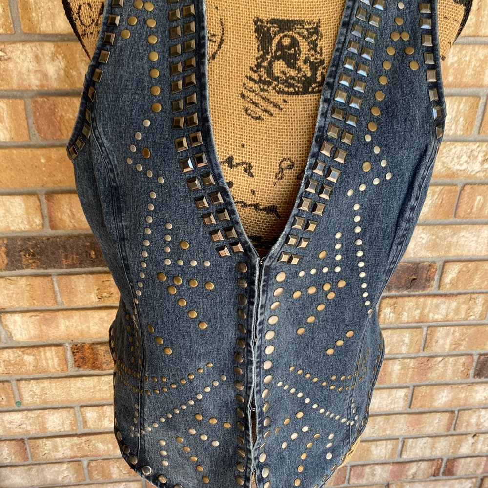🔥Like newstudded denim ((like new)) - Picture 2 of 3